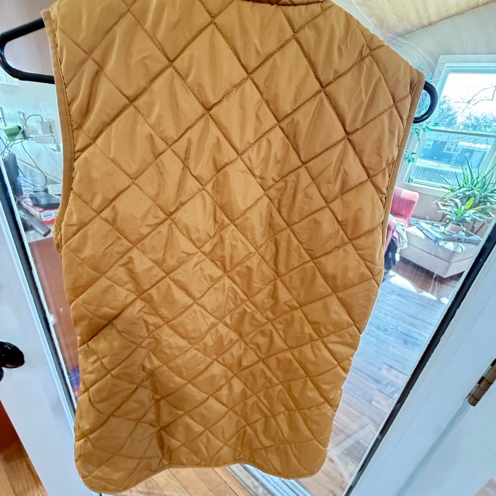 Old Navy Miners Gold Quilted Vest. Size S/P/Tall Grand